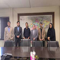 تجلیل از خانواده شهید علی فراهانی